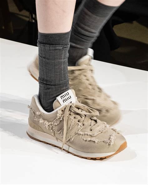 miu miu ニューバランス|miu new balance sneakers.